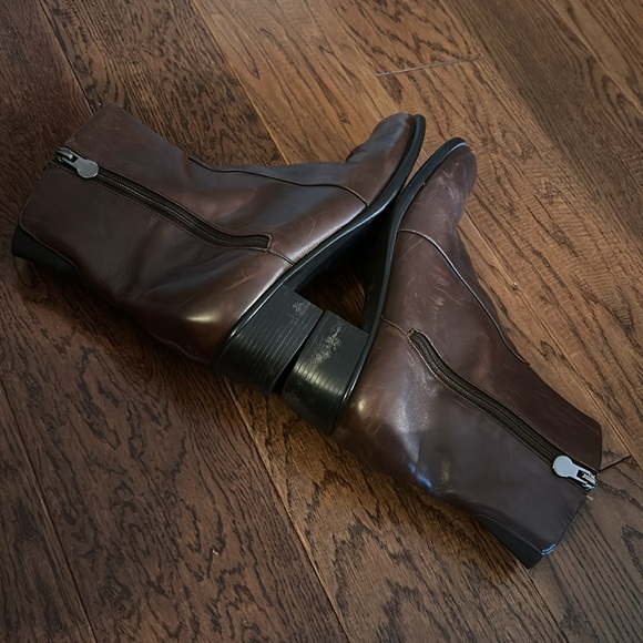 Munro soft leather boots - Picture 2 of 8